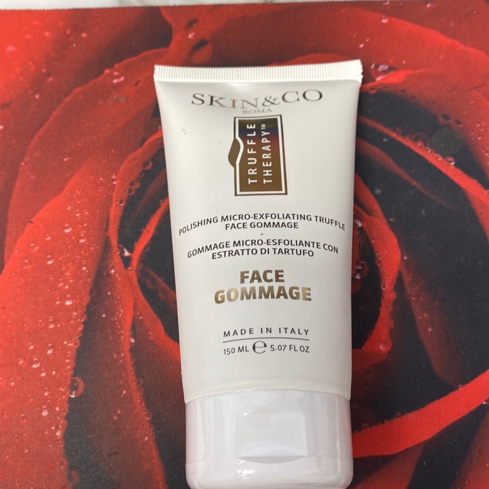 Skin & Co Roma Polishing MicroExfoliating Truffle Face Grommage-NEW..never used.